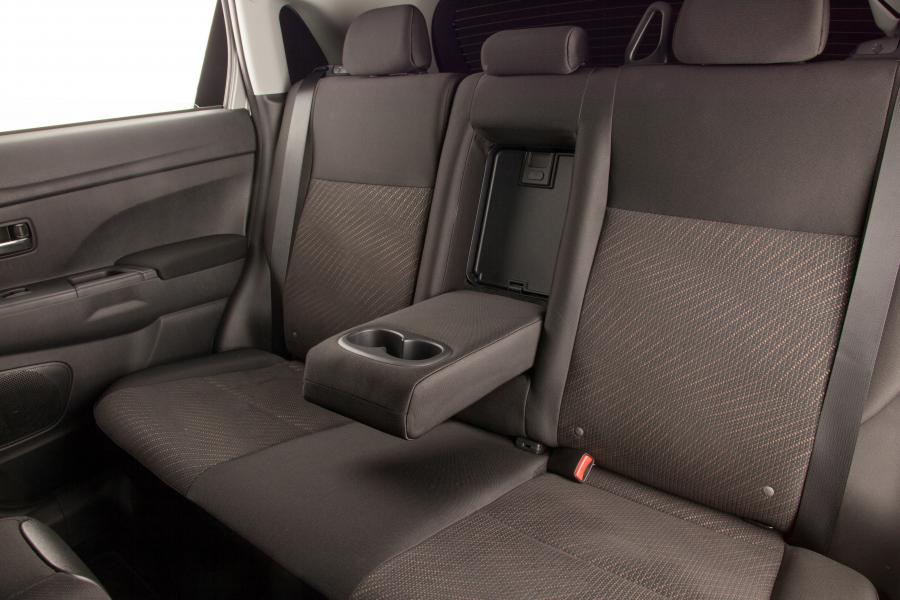  Mitsubishi Outlander Sport 2013 года  (фото 34 из 83)